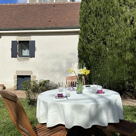 Confort Au Coeur De L'allier : Randonnees, Canoe, Peche, Vignoble, Terrasse, Inclus - Fr-1-489-512 Holiday home Contigny